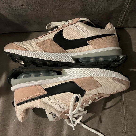 Nike Pre day. Women’s size 8. - Picture 7 of 8